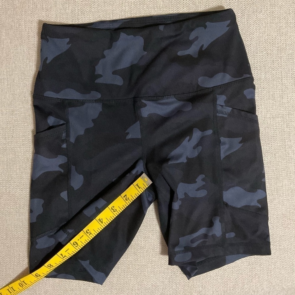 Yogalicious High Waist Squat Proof Side Pocket Shorts - Picture 6 of 9
